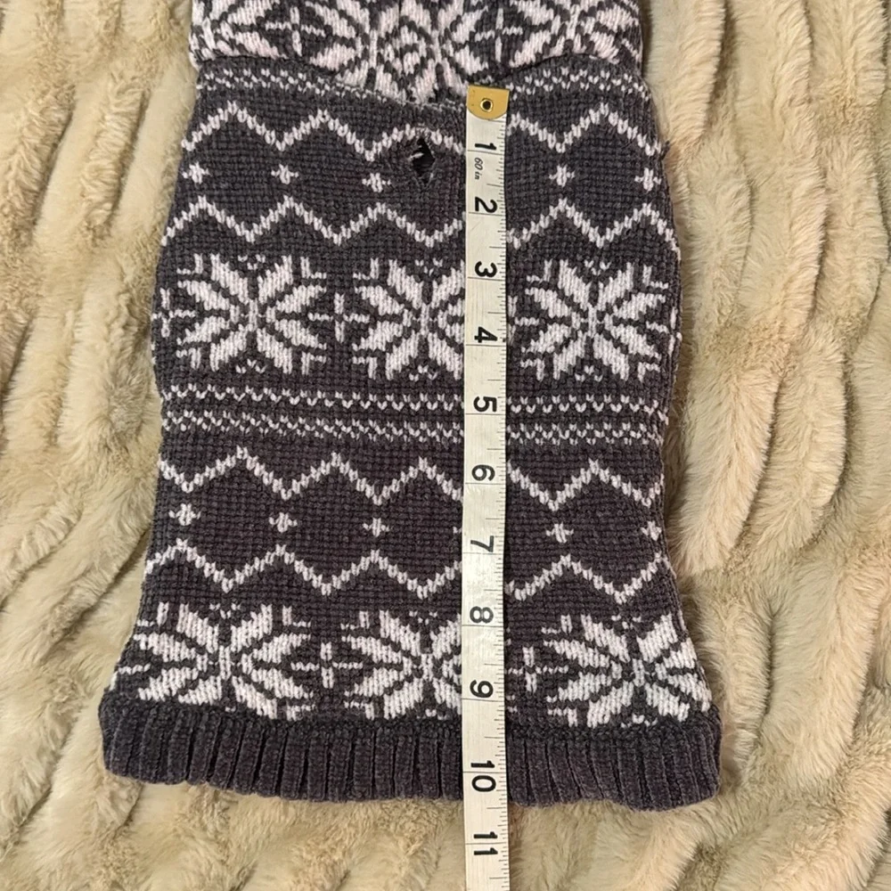 Bee & Willow Grey/white pet dog sweater XS/S